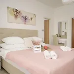 Guest house Meri Rooms