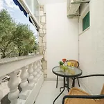 Meri Rooms